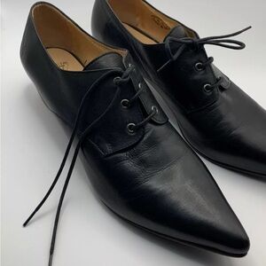 John Fluevog Women’s Truth Selby black pointy toed shoes size 8.5